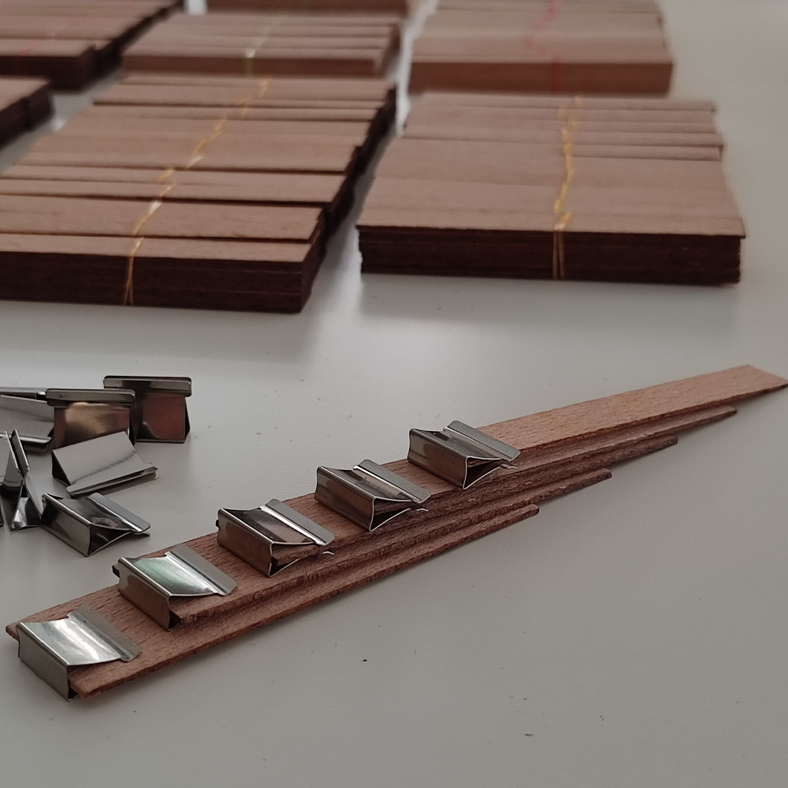 Ahşap Fitiller / Başlangıç Paketi , 70 Adet / 7 Farklı En Bir arada  / Metal Sehpalı  (*)/ Kendinden Yapışkan Bantlı